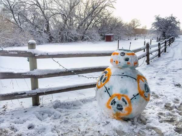 个性雪人,下雪,创意在大雪中