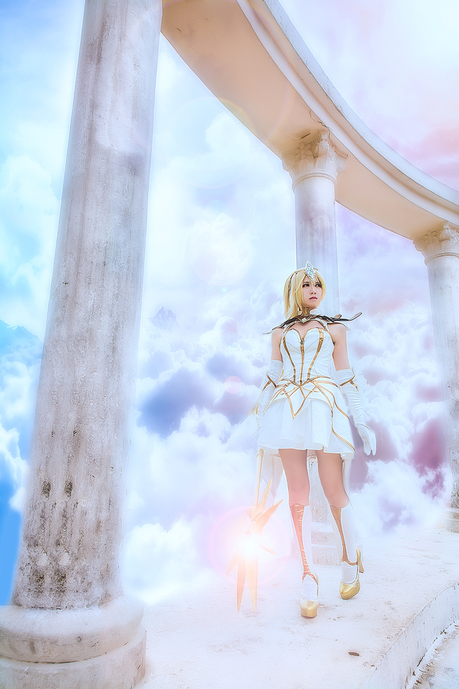 光辉女郎拉克丝 终极皮肤光元素使COS