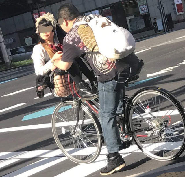 单车篮子载美眉,日本的推特话题,ET