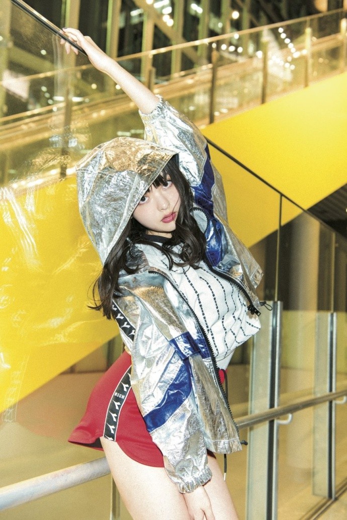 上坂堇,上坂堇写真