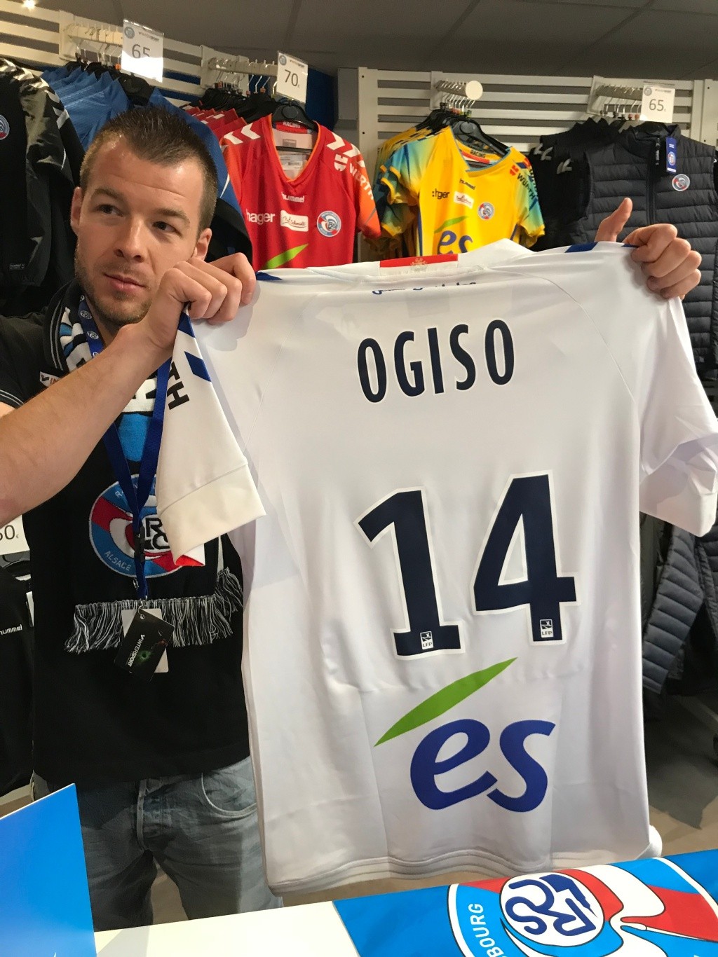 法国职业足球联盟发布《白色相簿2》特制球衣