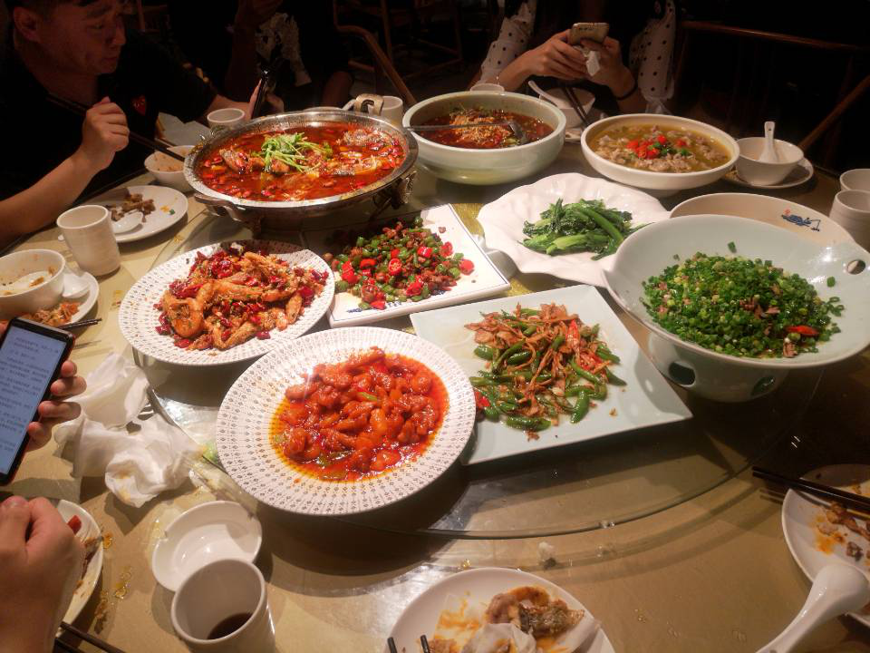 嘀哩嘀哩家族聚餐,携手共进,欢迎动漫爱好者的