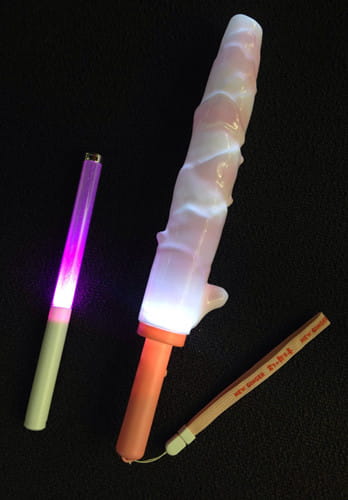 日本食品商推出生姜型应援棒，外形酷似成人用品
