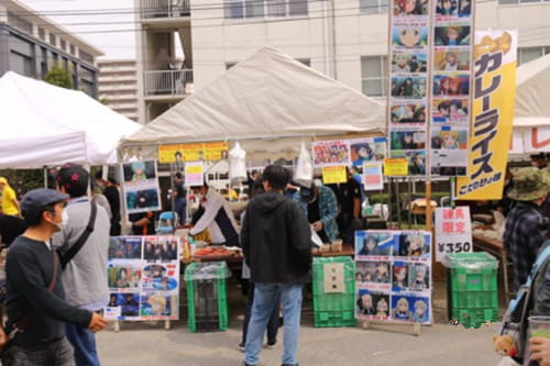 日本东京卫戍部队开放日推出动画角色烧烤摊