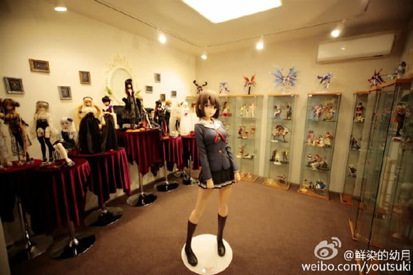 11万元等身“圣人惠”手办到货：其实晒的是自己家