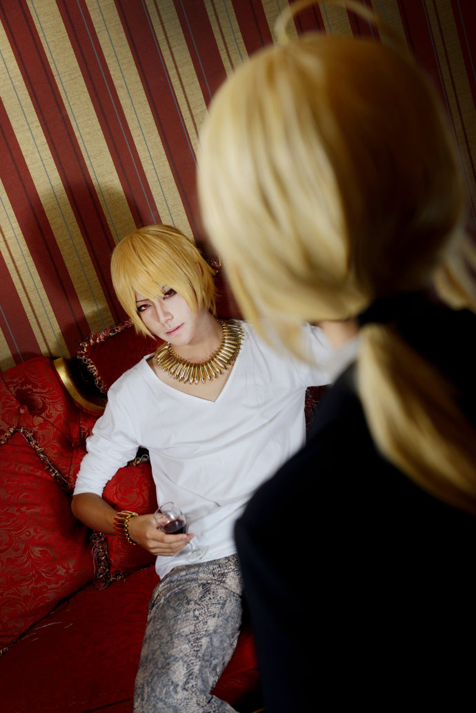 金闪闪  cosplay  fate  saber  图片